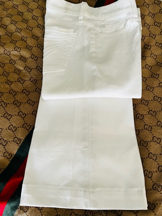 7 For All Mankind Denim - 7 For All Mankind White Flared Jeans NEW never Worn or laundered.